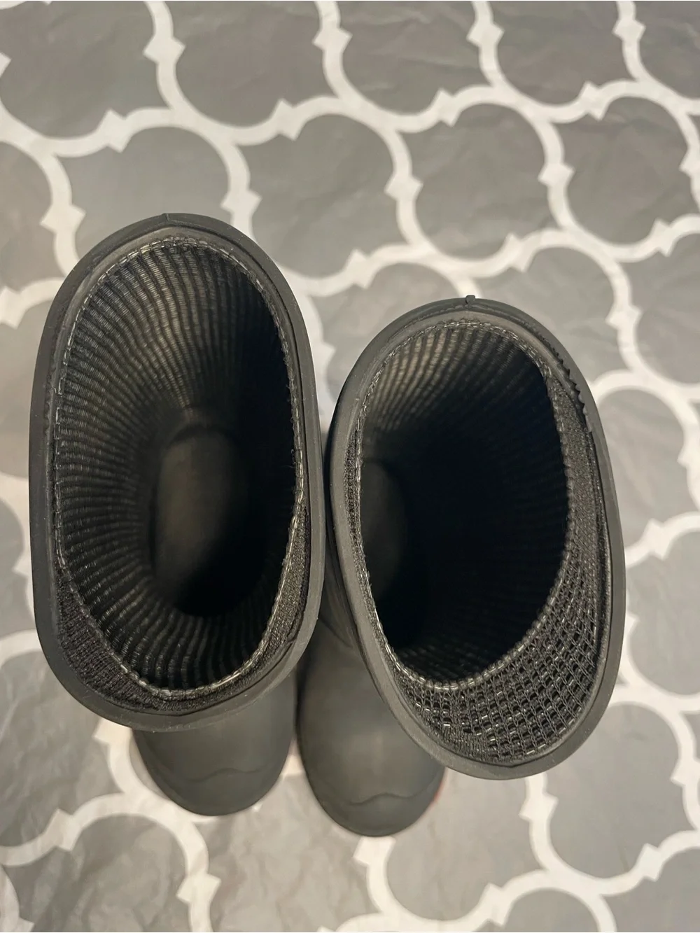 The Unbranded Brand sturdy black
